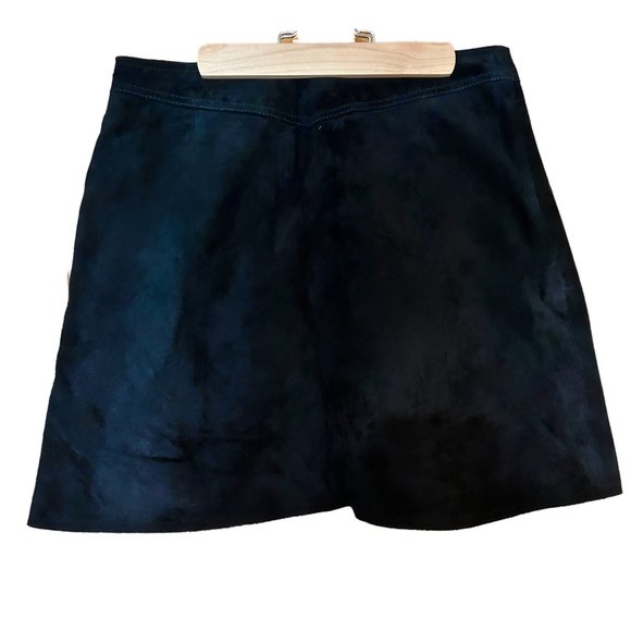 Zara Black Mini Skirt with Colorful Floral Design - Picture 2 of 3